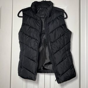 aeropostale black vest (size small)